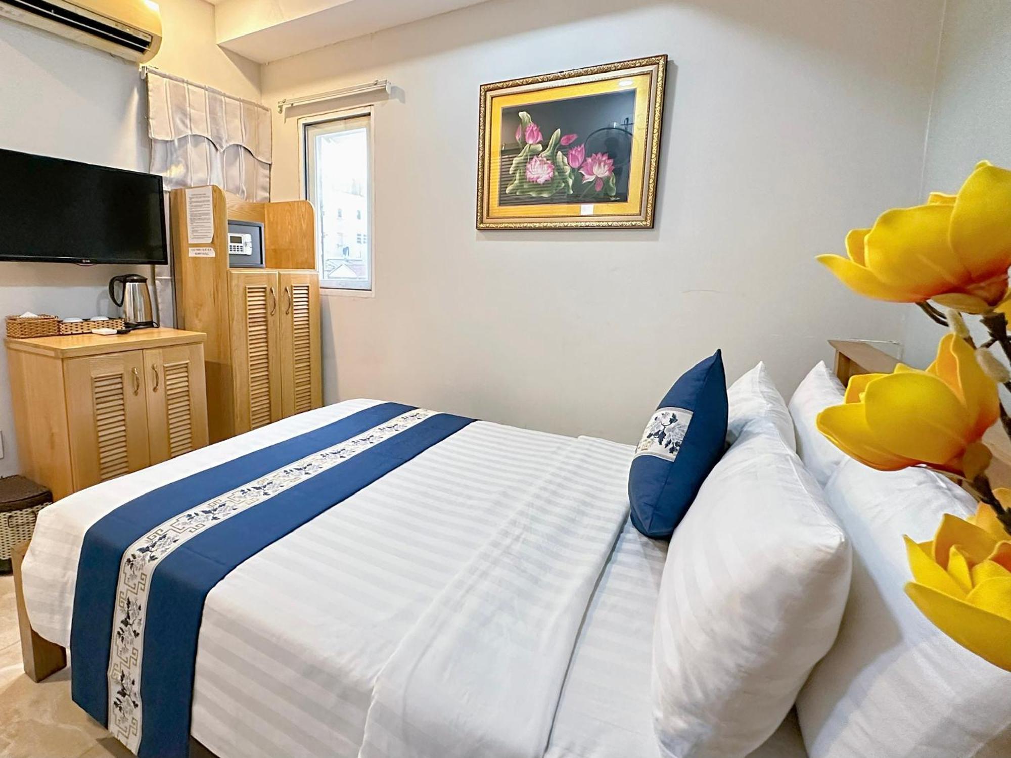 Luan Vu Hotel - Bui Vien Walking Street Ho Chi Minh City Exterior photo